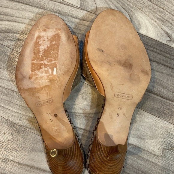 Coach Signature Tan Logo Sandal size 7.5 Made in Italy - Picture 6 of 10